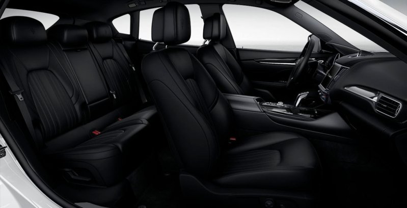 MASERATI Levante GT Hybrid interior perfil