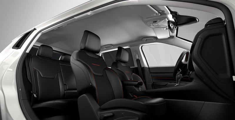 Jeep Compass 4Xe 1.3 PHEV 240CV Trailhawk AT interior trasera