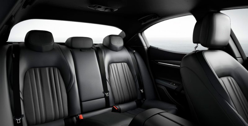 MASERATI GHIBLI GT ULTIMA L4 330CV RWD (AUTOMÁTICO) interior trasera