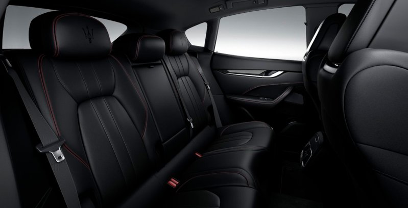 MASERATI LEVANTE MODENAV6 430CV AWD (AUTOMÁTICO) interior trasera