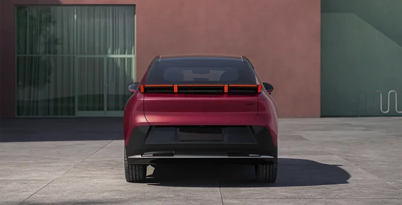 Lynk & Co 02 More 66kW trasera
