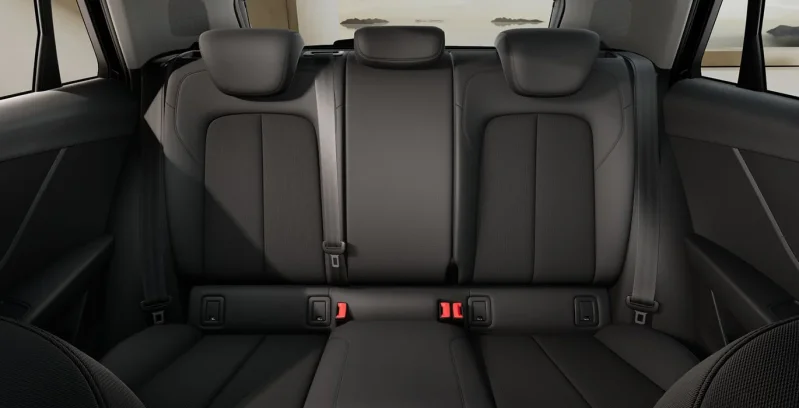 Audi Q2 Advanced 30 TFSI 116cv interior trasera