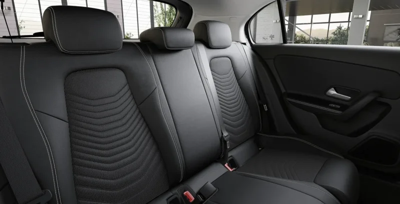 Mercedes Benz Clase A 180 interior trasera