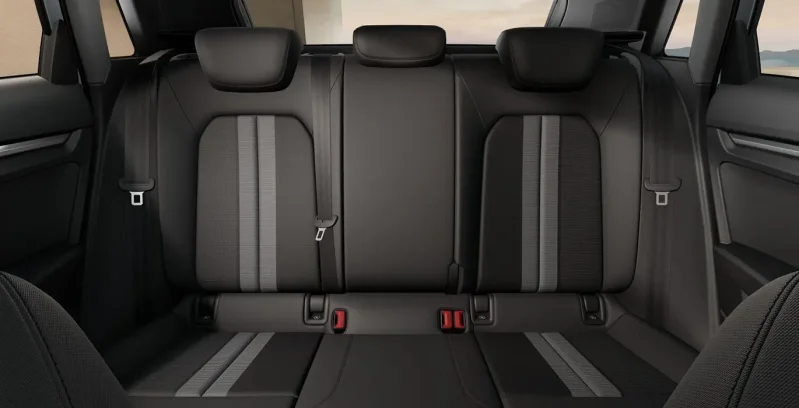 AUDI-A3-Sportback-Advanced-35-TFSI-S-Tronic-interior-trasera