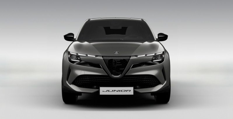 Alfa-Romeo-Junior-Ibrida-Speciale-100kW-136CV-delantera