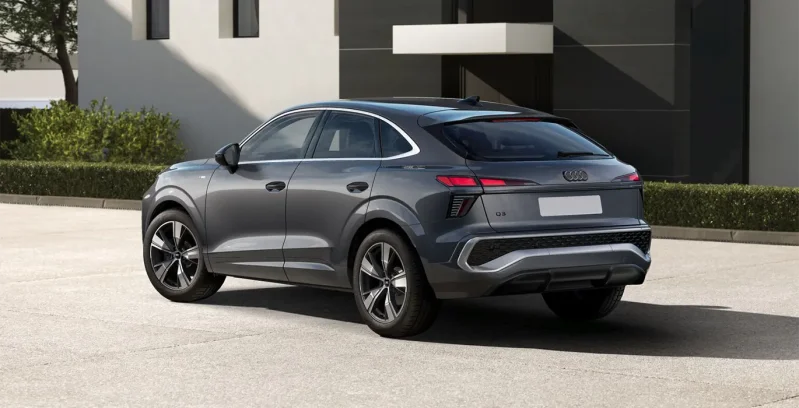 Audi-Q3-Sportback-S-Line-TDI-S-Tronic-trasera