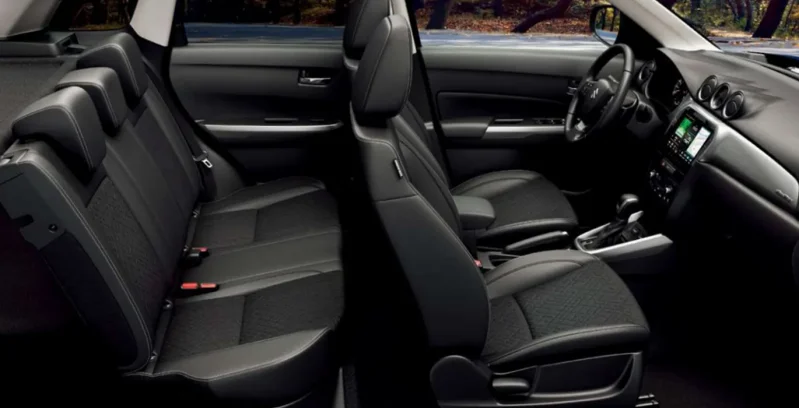 SUZUKI-Vitara-1.4T-Mild-Hybrid-S2-interior-trasera