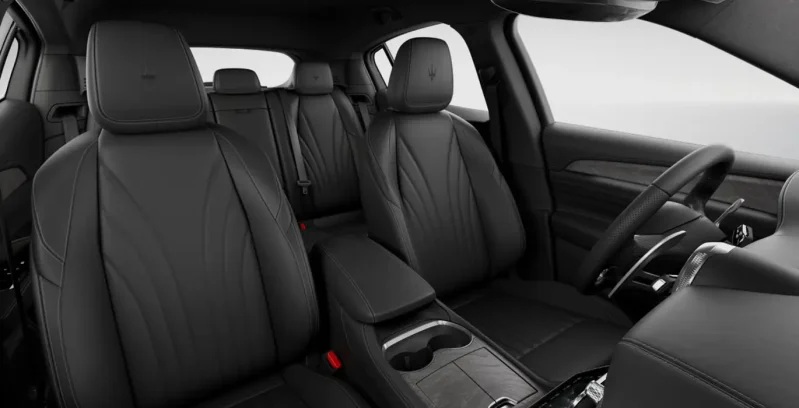 MASERATI-Grecale-L4-MHEV-AWD-interior-delantera-II.webp