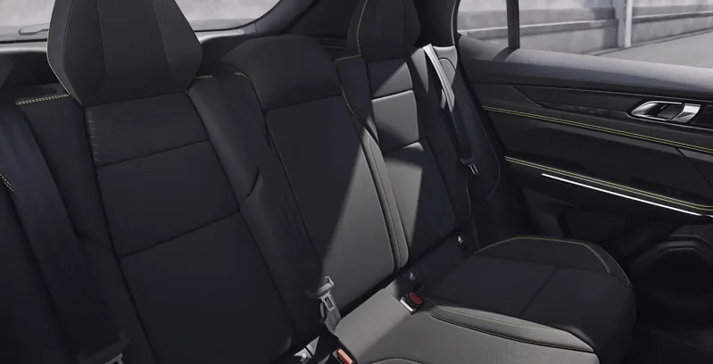 Lynk & Co 01 1.5 PHEV Core interior trasera
