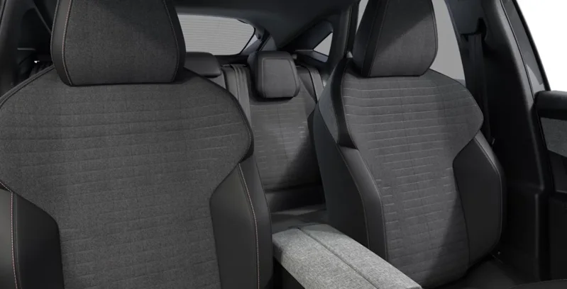 Peugeot-3008-Hybrid-1.2-100kW-Allure-interior-trasera